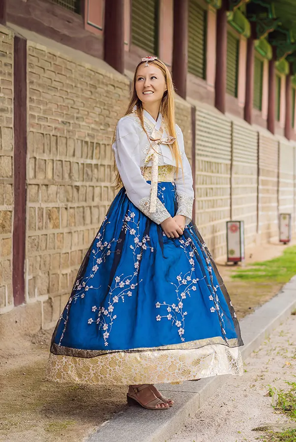 Essayage de Hanbok colore